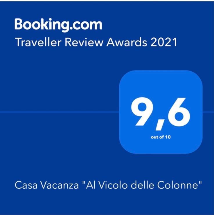 Casa Vacanza "Al Vicolo Delle Colonne" Salerno Bagian luar foto