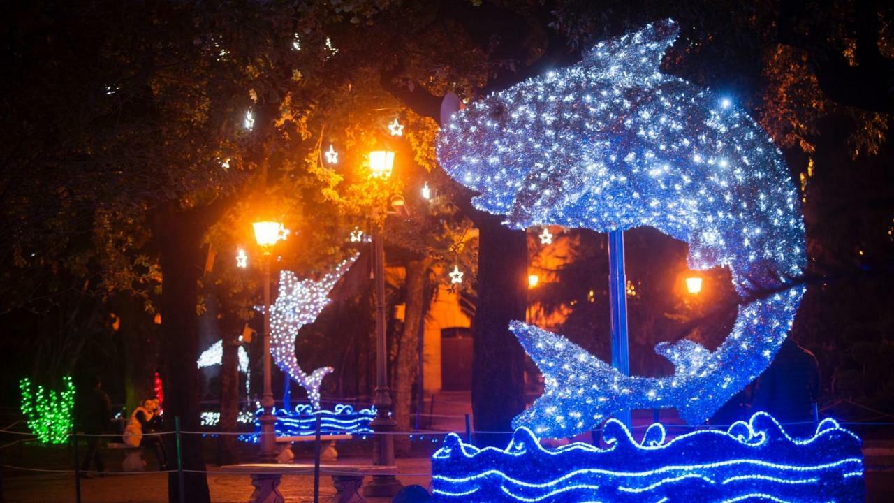 Casa Vacanza "Al Vicolo Delle Colonne" Salerno Bagian luar foto