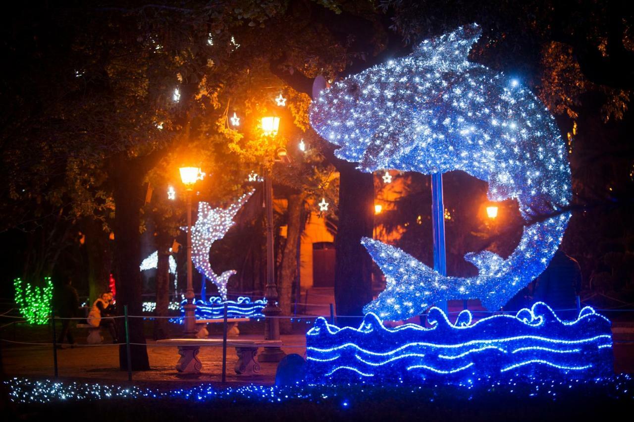 Casa Vacanza "Al Vicolo Delle Colonne" Salerno Bagian luar foto
